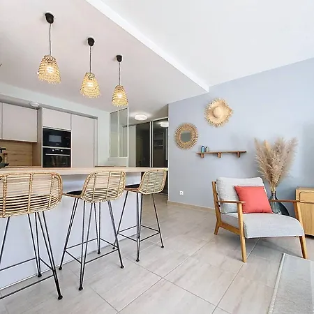 Апартаменты Standing Avec Terrasse, Piscine Et Acces Plage, 2 Chambres, Climatise, Parking, Pmr - Fr-1-770-28 Сен-Сир-сюр-Мер