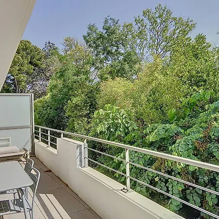 Standing Avec Terrasse, Piscine Et Acces Plage, 2 Chambres, Climatise, Parking, Pmr - Fr-1-770-28 *