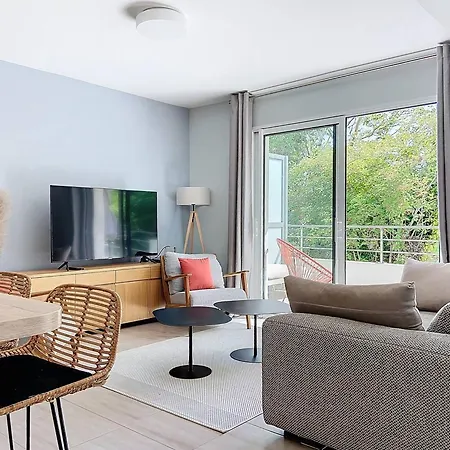 Standing Avec Terrasse, Piscine Et Acces Plage, 2 Chambres, Climatise, Parking, Pmr