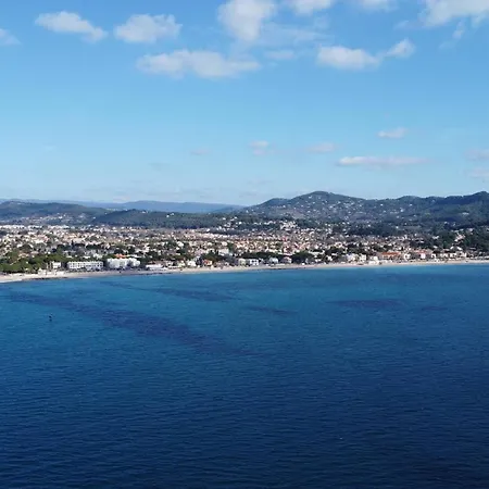 Standing Avec Terrasse, Piscine Et Acces Plage, 2 Chambres, Climatise, Parking, Pmr